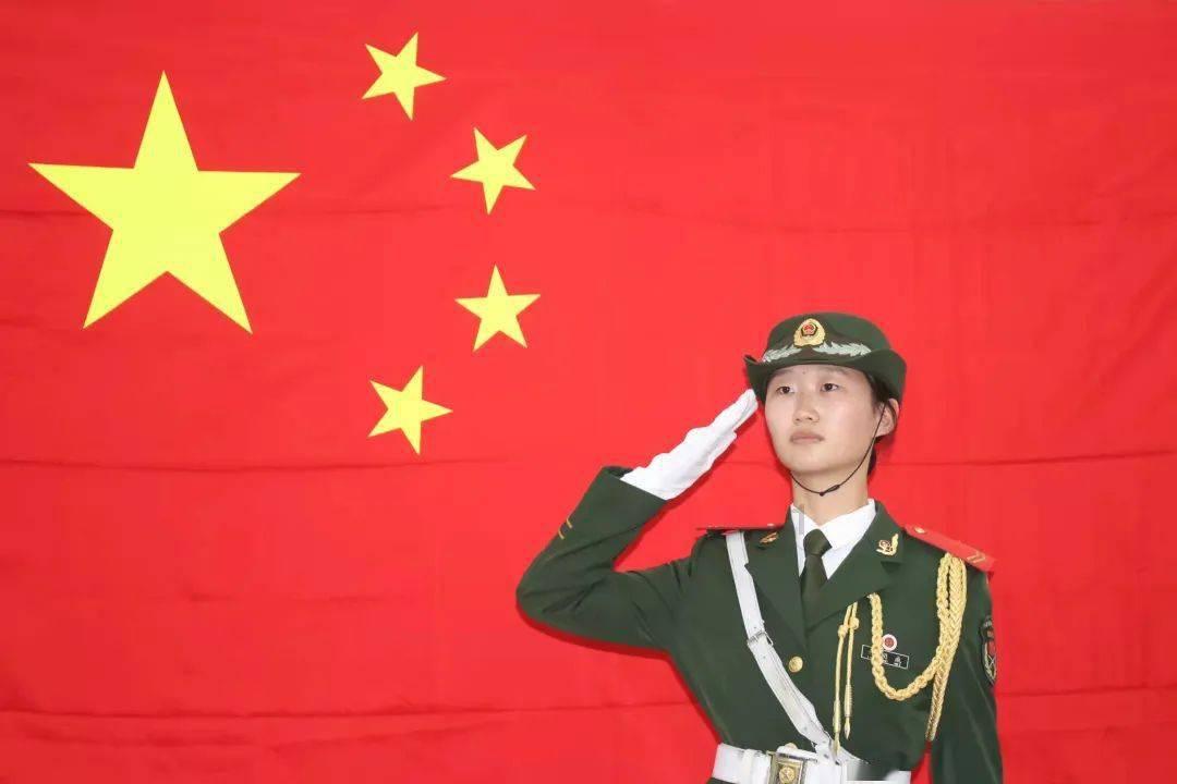 亚当玩高尔夫